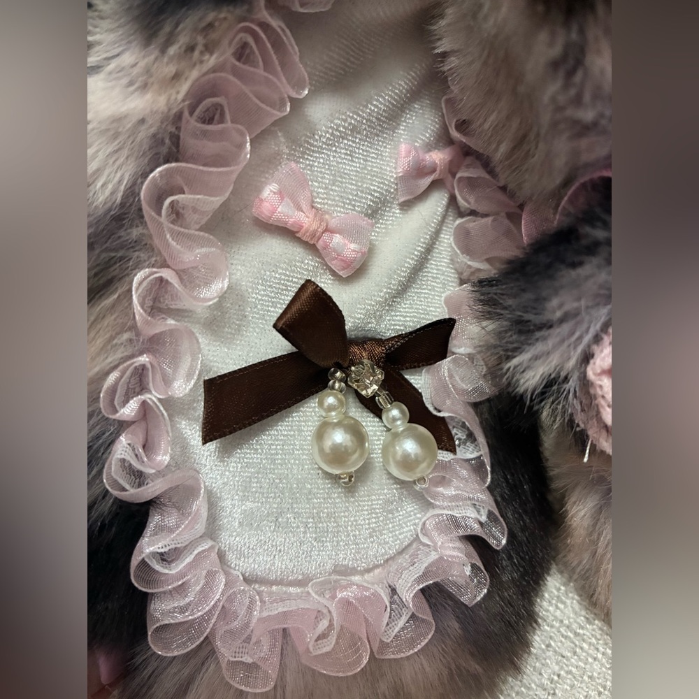 Beautiful sitting labubu bunny - New, high-quality custom - Picture 2 of 4